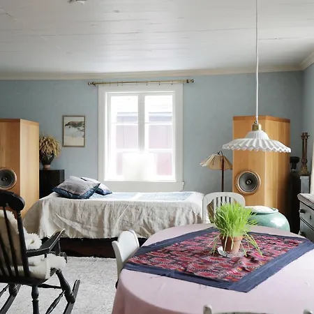 1800's Townhouse
